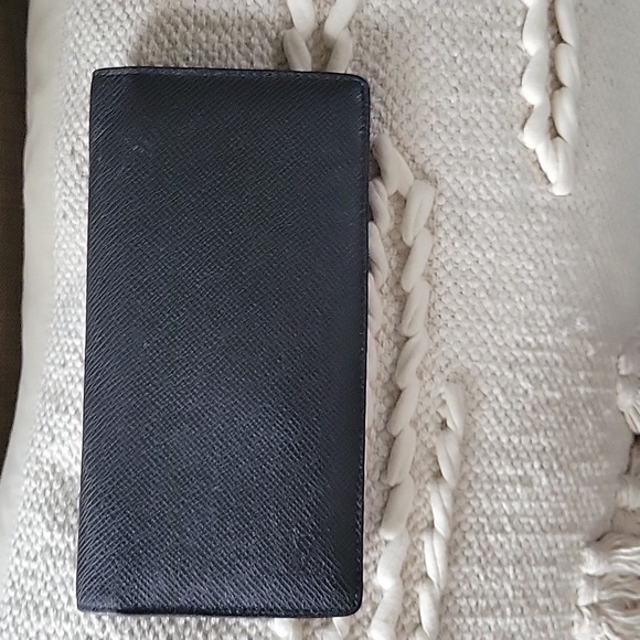 Louis Vuitton Brazza Wallet - Picture 5 of 8